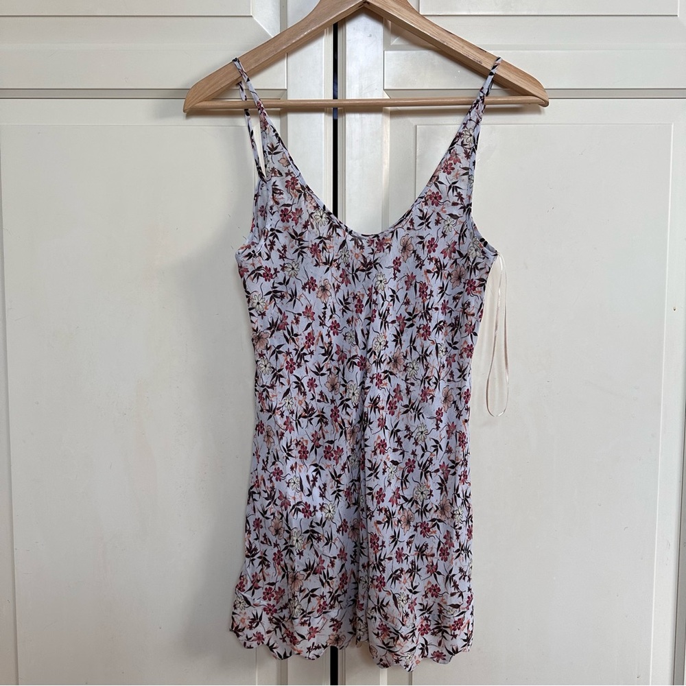 ✨ NWT CHLOE v neck lace bodice cami strap floral print viscose top - Picture 3 of 6